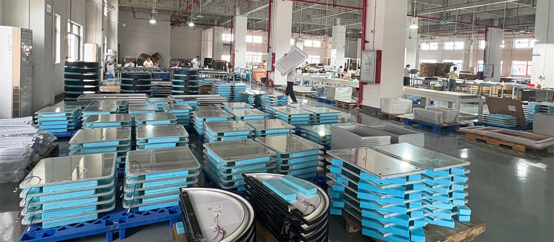 LED Mirror Factory Workshop LED Mirror Factory Workshop